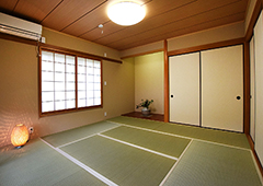 和室（クロス一部貼替え、畳表替え、広縁フロア張り、戸襖張替え）