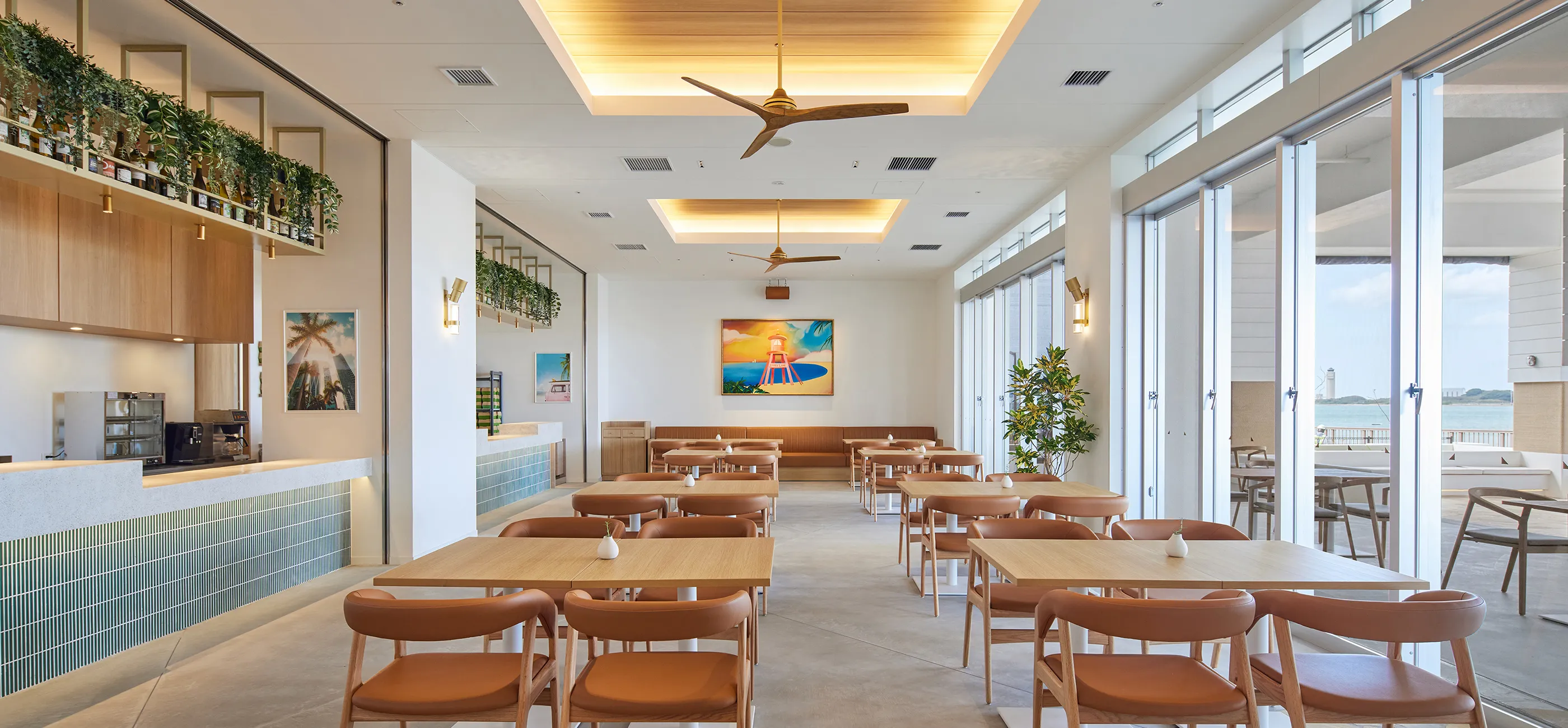 1階レストラン「AERO BEACH TABLE」