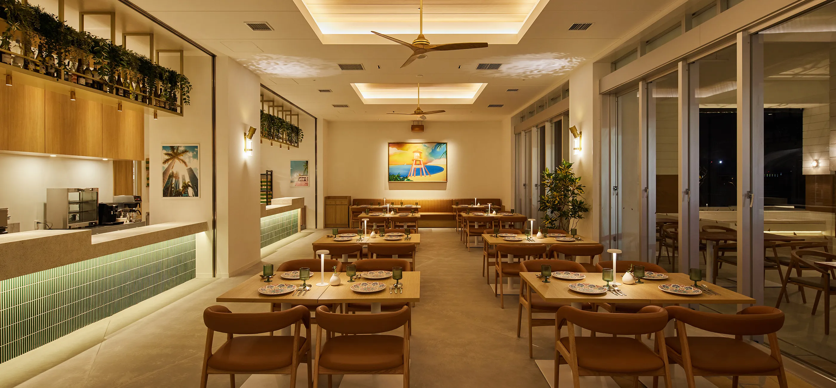 1階レストラン「AERO BEACH TABLE」